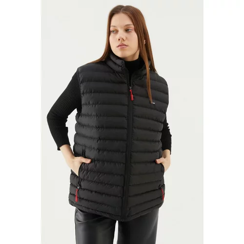 River Club Women's Regular Fit Black Inflatable Vest With Lined Waterproof And Windproof.