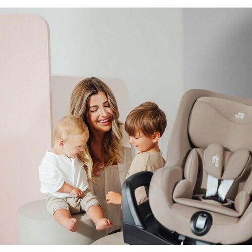 Britax Romer autosjedalica i-Size 61-105 cm Dualfix Pro M Lux warm caramel 2000040897 Slike