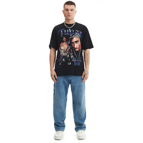 Cropp muška majica kratkih rukava s printom Tupac - Crna  4925W-99X