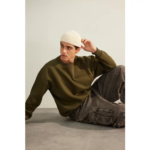Trendyol Limited Edition Khaki Men's Oversize Crew Neck Zipper Pocket Fleece Interior Sweatshirt.