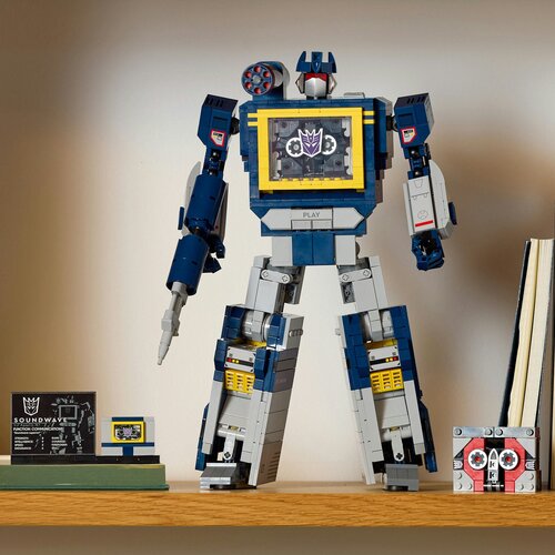 Lego Icons - Transformers: Saundvejv (10358) Slike