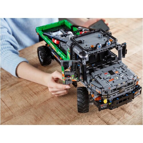 Lego Technic&amp;trade; tekmovalni tovornjak 4x4 Mercedes-Benz Zetros 42129 Slike