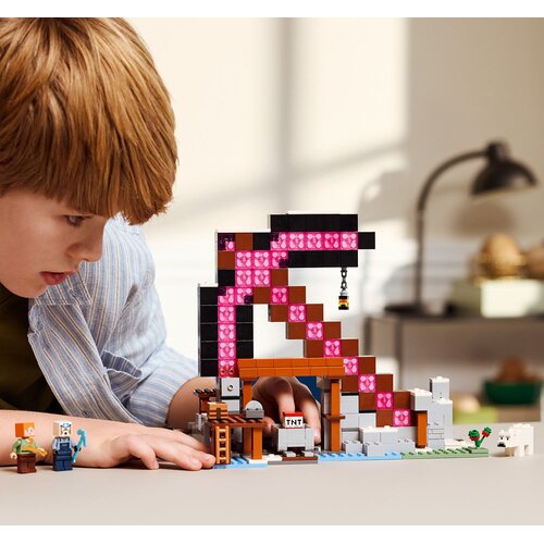  Igracka Kocke Minecraft The Pickaxe Mine 8+ Slike