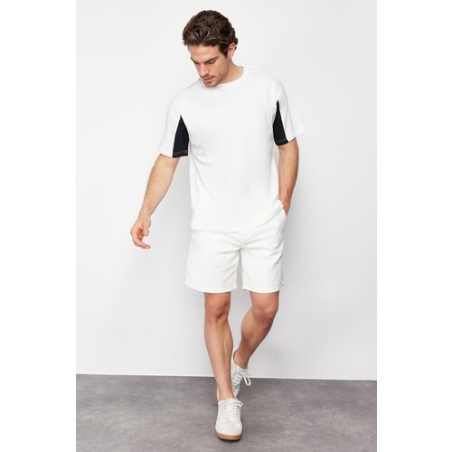Trendyol ecru men's relaxed/comfortable fit color block 100% cotton t-shirt Slike