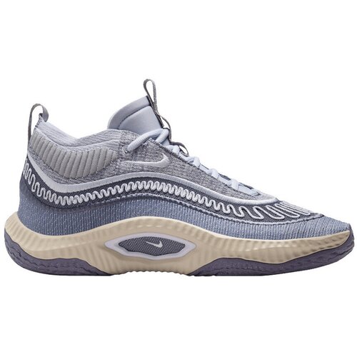 Nike Visoke superge Cosmic Unity 3 Be True To Her School Bela Cene