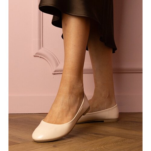 Gemre Beige Patent Leather Ballet Flats Aurika Cene