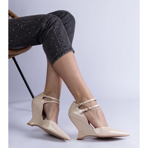 Gemre Beige patent wedge pumps with buckles Vizario Cene