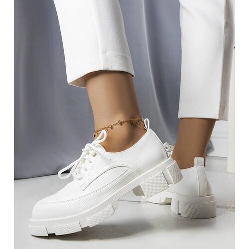 Gemre White lace-up shoes on a chunky sole Kay Cene