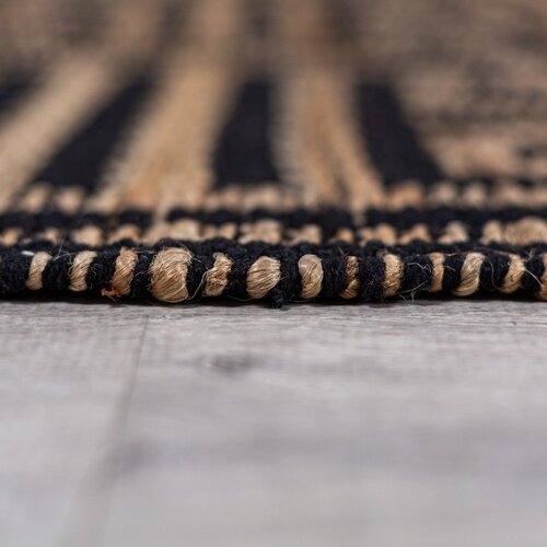 Flair Rugs Ročno tkana preproga iz me&amp;scaron;anice jute v črni in naravni barvi 160x230 cm Meander Jute &amp;ndash; Slike