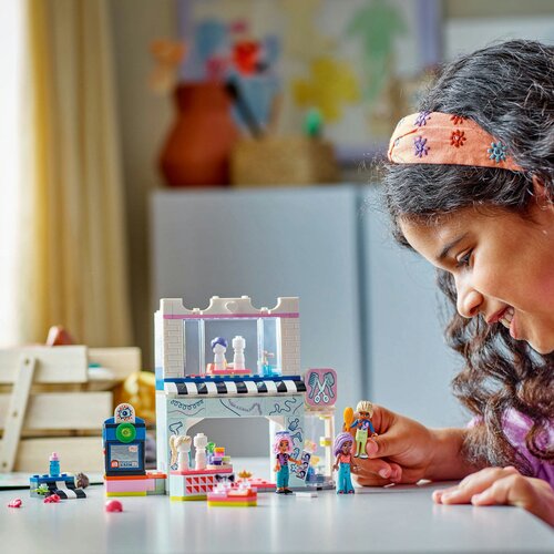 Lego Friends Frizerski salon i prodavnica dodataka 42662 Slike