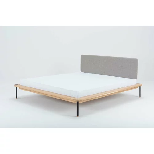 Gazzda postelja iz hrastovega lesa Fina Nero, 140 x 200 cm