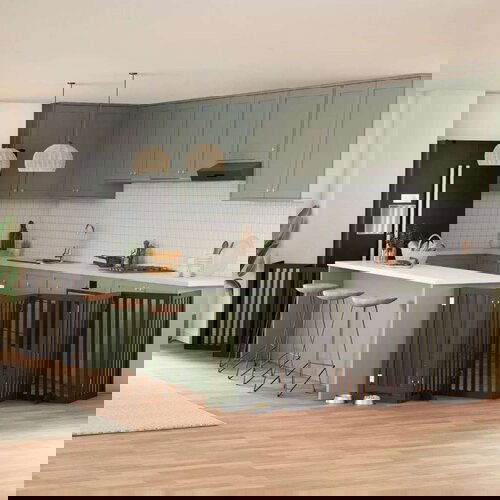 vidaXL Ograda za pse z vrati zložljiva 15 panelov črna 750 cm les Cene