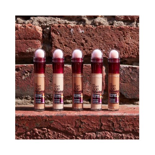 Maybelline Instant Age Rewind tekući korektor sa spužvastim aplikatorom 6,8 ml nijansa 02 Nude Slike