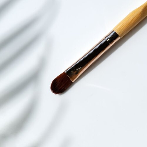So Eco Eye Shading Brush čopič za senčila za oči 1 kos Slike