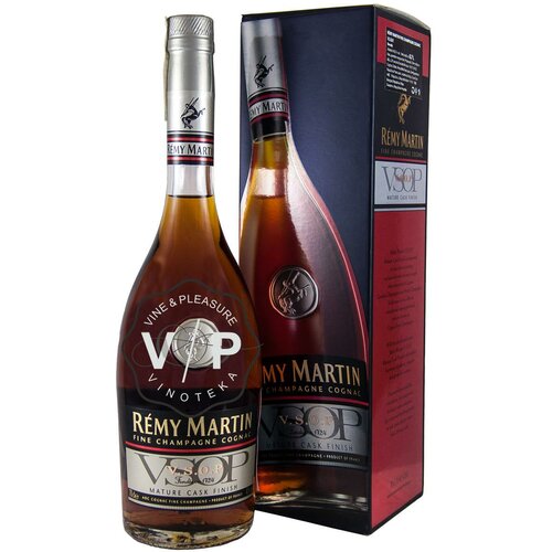  Cognac Remy Martin V.S.O.P. 0.7L Cene
