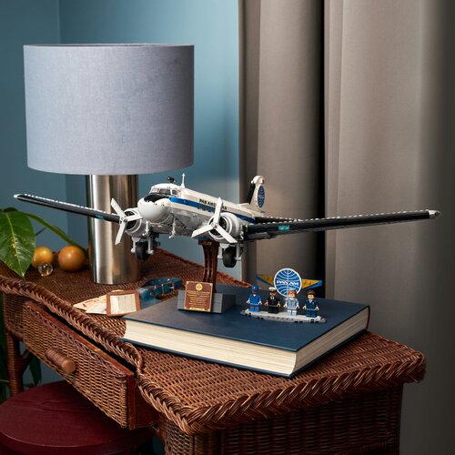 Lego LEGO&amp;reg; Icons - Letalo Douglas&amp;trade; DC-3&amp;trade; PAN AM&amp;reg; (11378) Slike