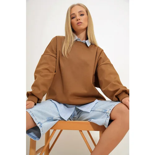 Trend Alaçatı Stili Women's Brown Crew Neck Thick Oversize Sweatshirt