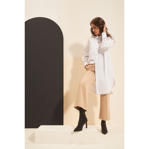 Marisse Oversized Shirt With Gold Buttons, White Slike