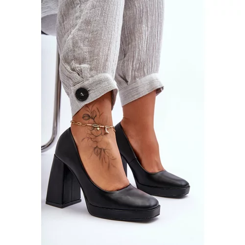 Kesi leather heels on massive heels black Rosalia