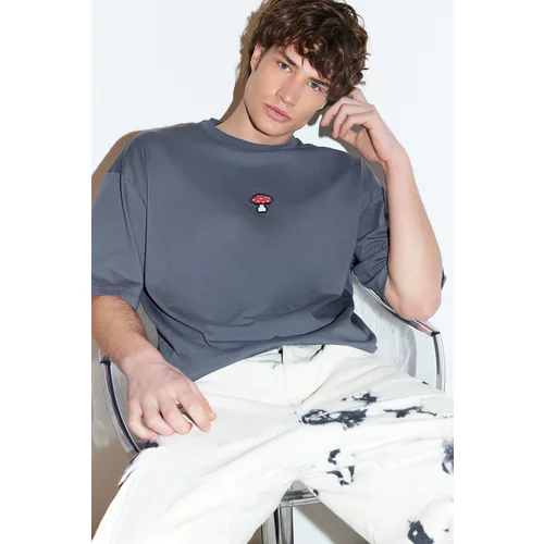 Trendyol Anthracite Men's Oversize Mushroom Embroidery 100% Cotton T-Shirt
