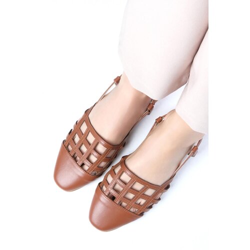 Mio Gusto Helen Tan Color Flat Toe Women's Open Back Flat Shoes Slike