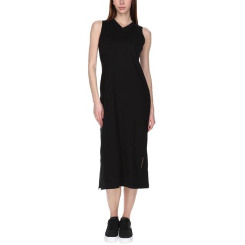Champion Dress Cene