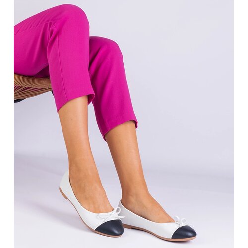 Gemre White ballet flats with a bow and black toe Pikolo Cijene