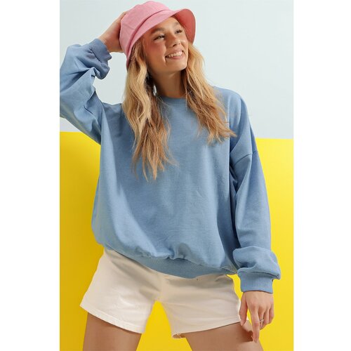 Trend Alaçatı Stili Women's Sky Blue Crew Neck Oversize Basic Sweatshirt Cene