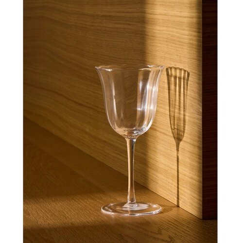 Kave Home Ča&amp;scaron;a vinska 260 ml Neia &amp;ndash; Slike