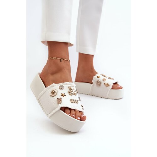 Kesi Women's platform slippers with pins, white Zranesia Cene