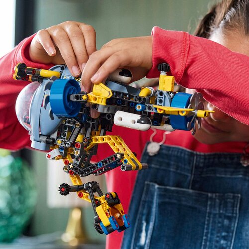 Lego Technic Podmornica za istraživanje dubokog mora 42201 Slike