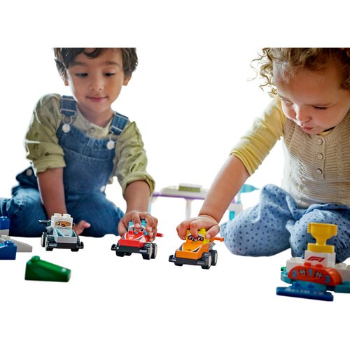 Lego DUPLO&amp;reg; - Trkaći automobili i vozači timova za F1&amp;reg; (10445) Slike