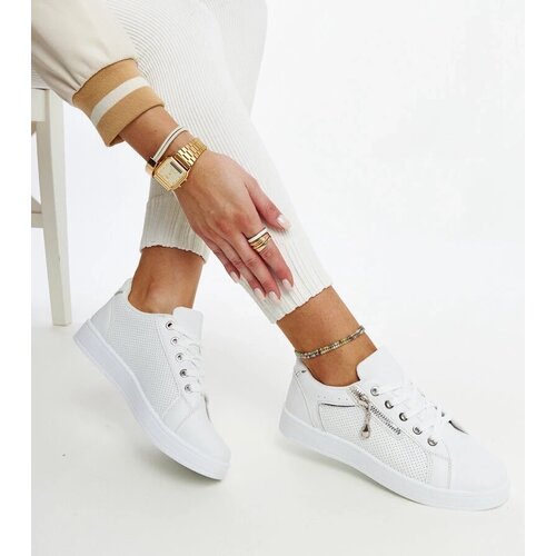 D/CEO White trainers Justar Cene