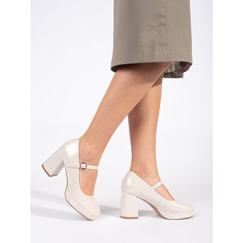 SEASTAR Beige patent women's shoes on a heel with a buckle Cene