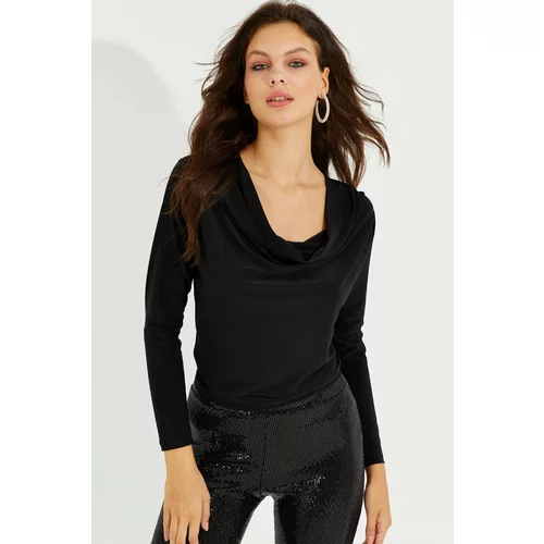 Cool & Sexy Women's Black Plunger Collar Blouse