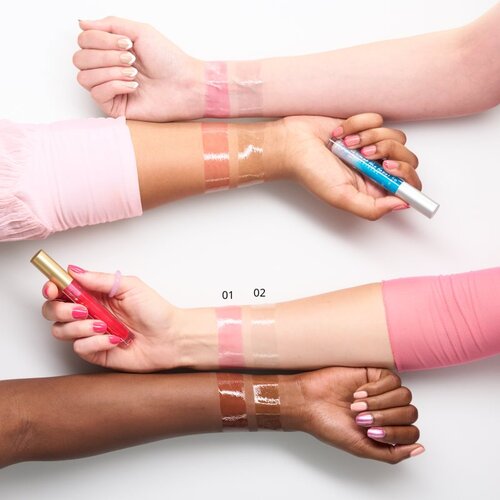 Essence What The Fake! Extreme Plumping Lip Filler hladno sjajilo za veći volumen usana 4.2 ml Nijansa 02 ice ice baby! Slike