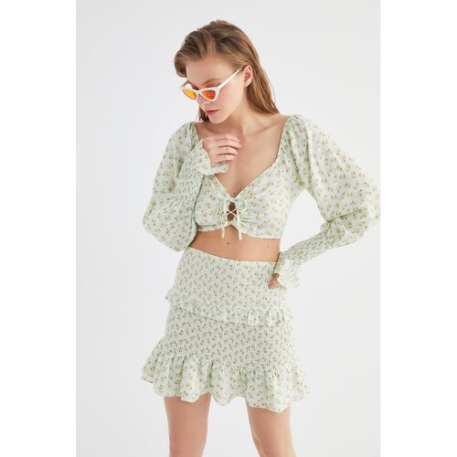 Trendyol Ecru Flower Patterned Ruffle Detailed Bottom-Top Set Slike