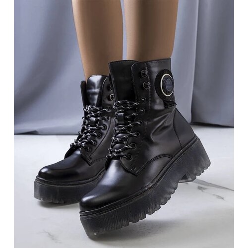 D/CEO Black Valdez insulated boots Slike