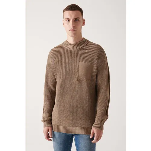 Avva Men's Mink Crew Neck Pocket Detailed Cotton Loose Comfort Fit Relaxed Cut Knitwear Sweater