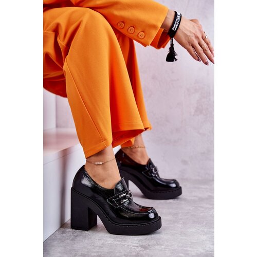 LEMAR Lacquered shoes on a massive post Black Jaime Cene