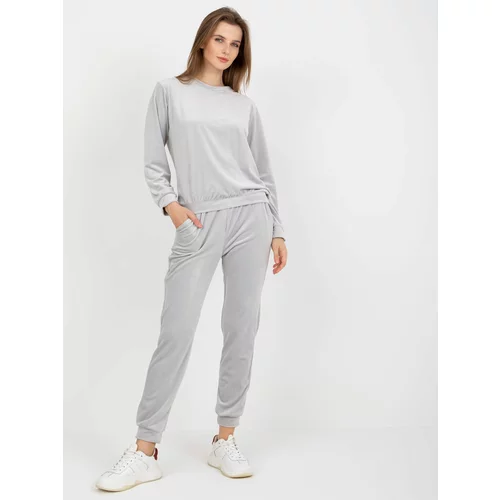 Fashion Hunters Light grey velour set with trousers by Brenda RUE PARIS