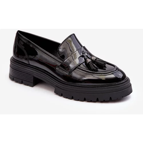 Kesi Patent leather loafers with fringes, black velenase