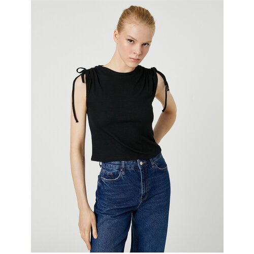 Koton Crop T-Shirt Sleeveless with Ruffles on the Shoulder. Slike