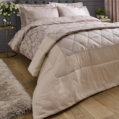 Catherine Lansfield Bež prošiven prekrivač od damasta 240x260 cm Damask Jacquard – Cijene