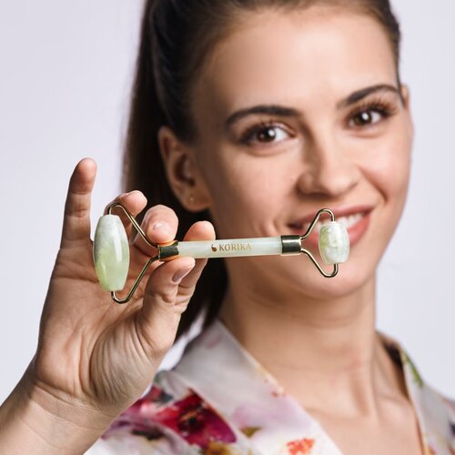 KORIKA Tools Face Roller &amp;amp; Gua Sha valjak za masažu za lice i pomagalo za masažu Jade Green Slike