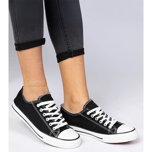 Gemre Black classic women's sneakers Menfis Cene