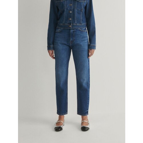 Reserved kavbojke mom fit - mornarsko modra Cene