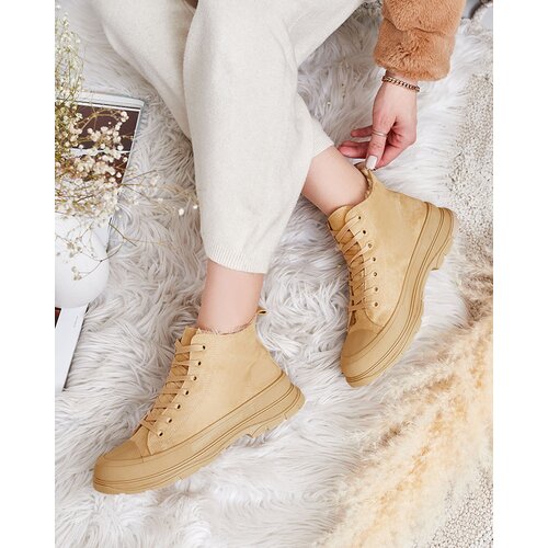 Resti Women's insulated sport shoes a'la sneakers Benvilo Cene