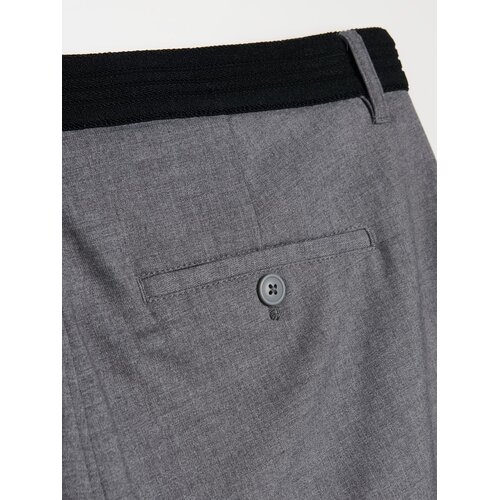 Sinsay Chino hlače slim fit s dodatkom viskoze Slike