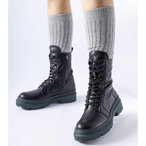 D/CEO Gemre Black boots on a light green sole Quennie Slike